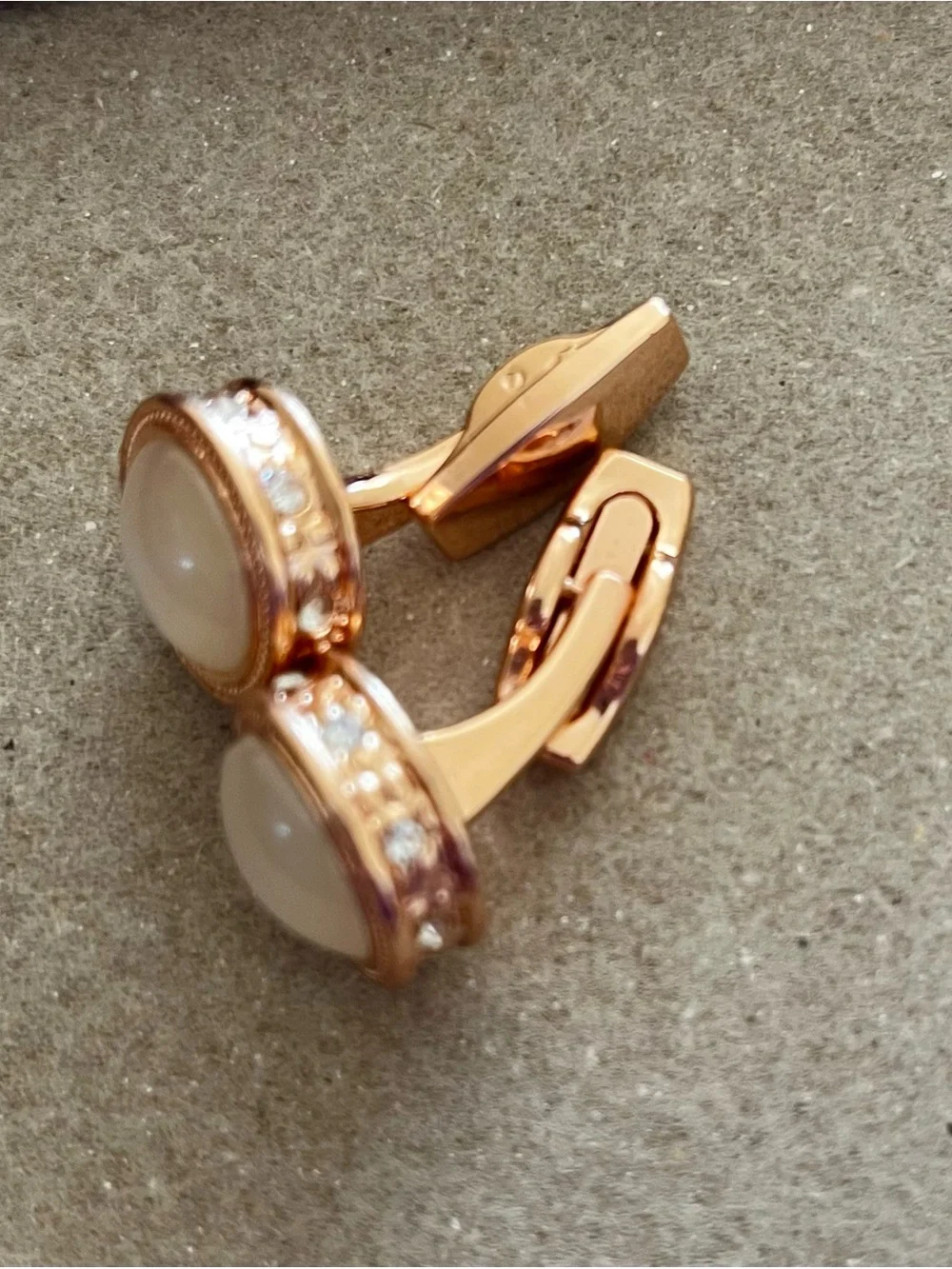 N/A sofisticated gold